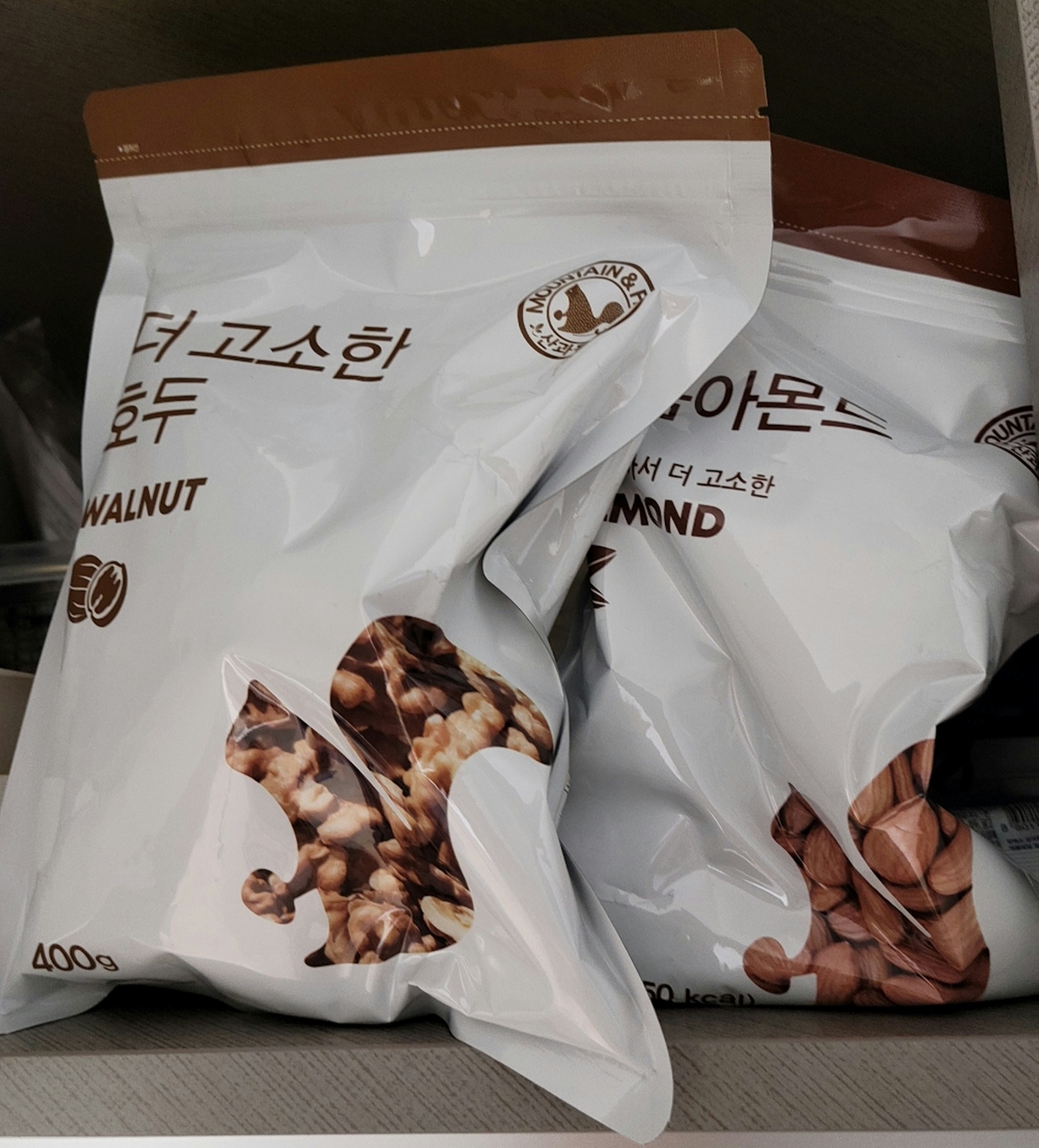 산과들에 더 고소한 호두 400g (1/4태)+더 고소한 당일 볶음 아몬드 500g (1개) : 다나와 가격비교